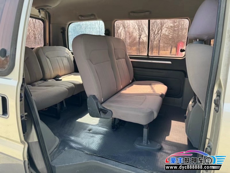 16年东风风行菱智轿车抵押车出售