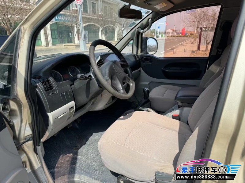 16年东风风行菱智轿车抵押车出售