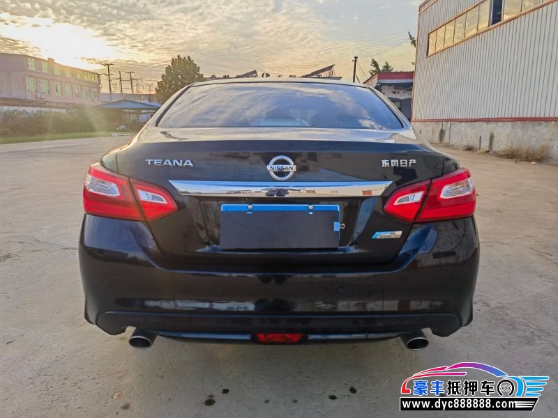 18年日产天籁轿车抵押车出售