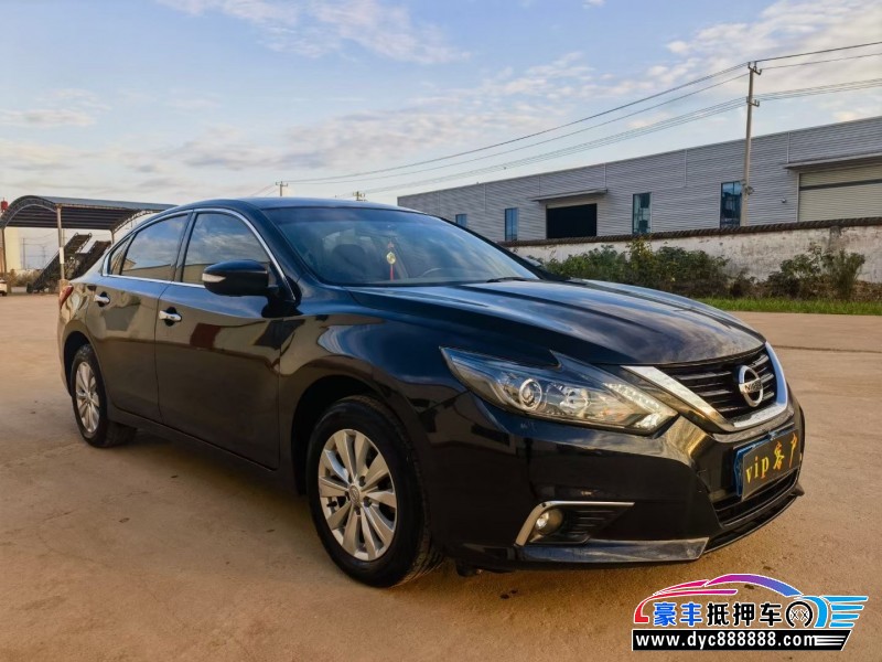 18年日产天籁轿车抵押车出售