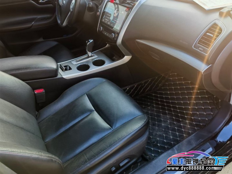 18年日产天籁轿车抵押车出售