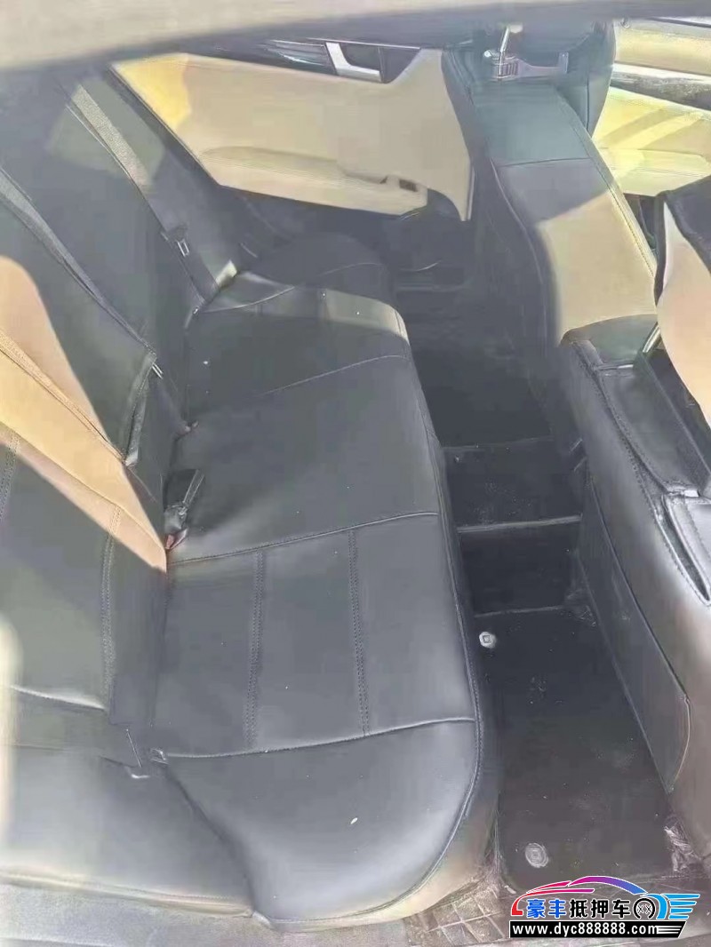 12年奔驰C轿车抵押车出售