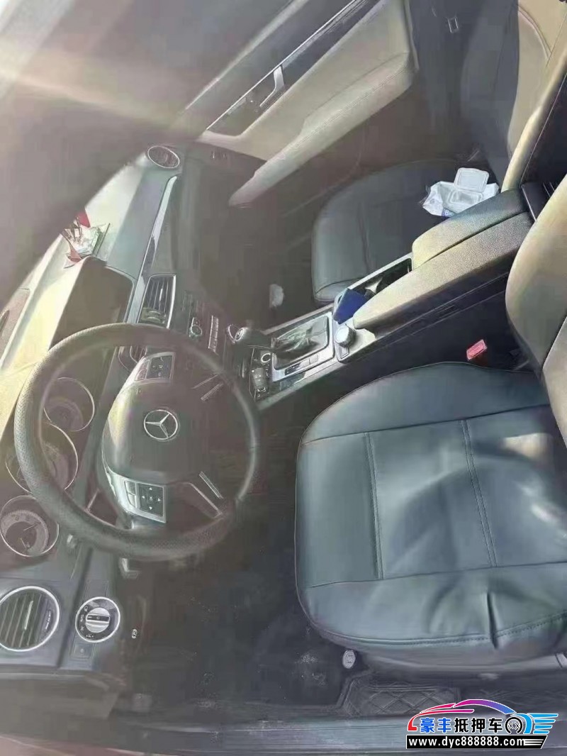 12年奔驰C轿车抵押车出售