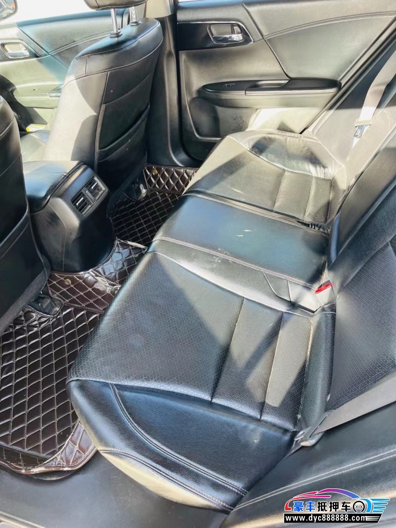 17年本田雅阁轿车抵押车出售