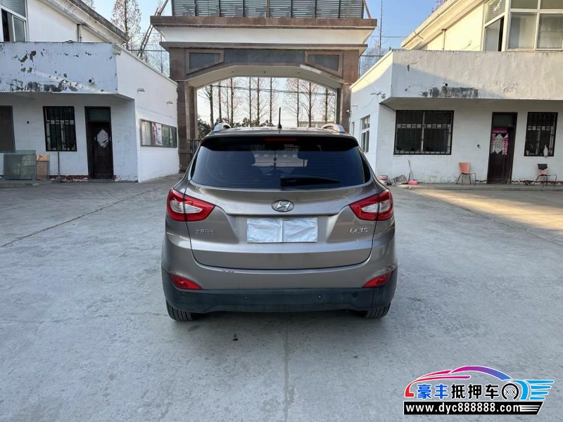 16年现代ix35轿车抵押车出售