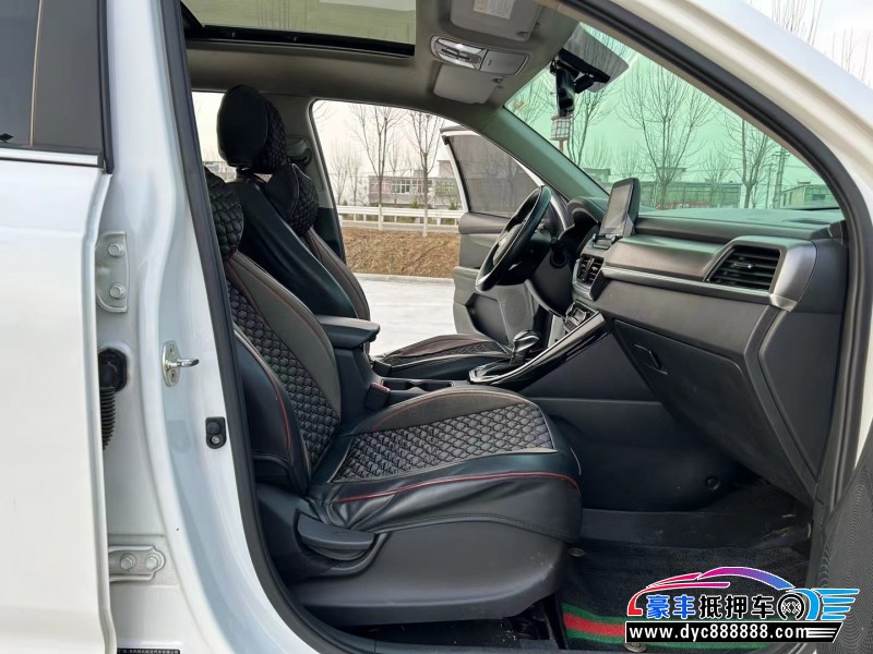 18年起亚智跑轿车抵押车出售