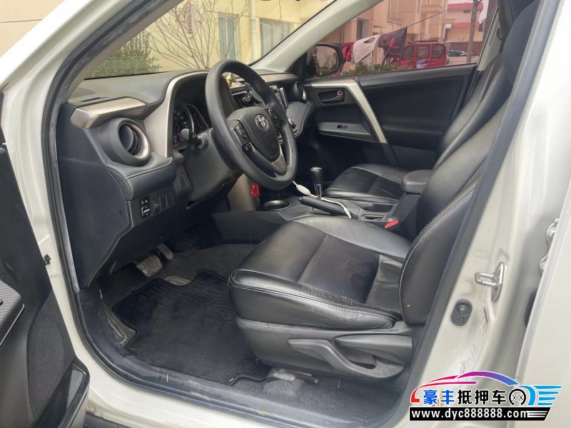 16年丰田RAV4轿车抵押车出售
