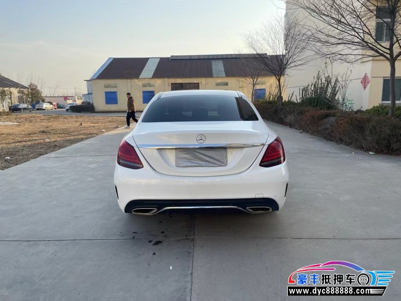 19年奔驰C轿车抵押车出售