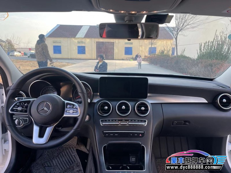 19年奔驰C轿车抵押车出售