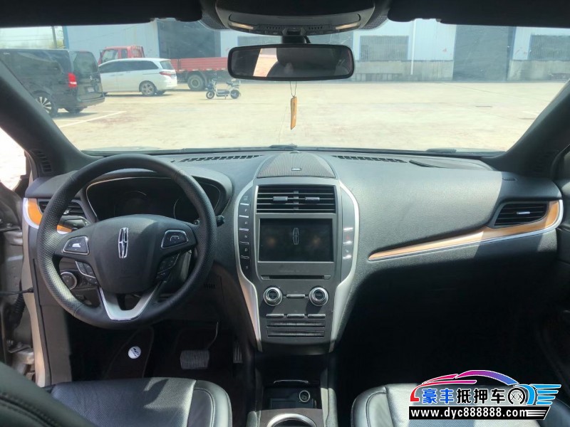 16年林肯MKC轿车抵押车出售