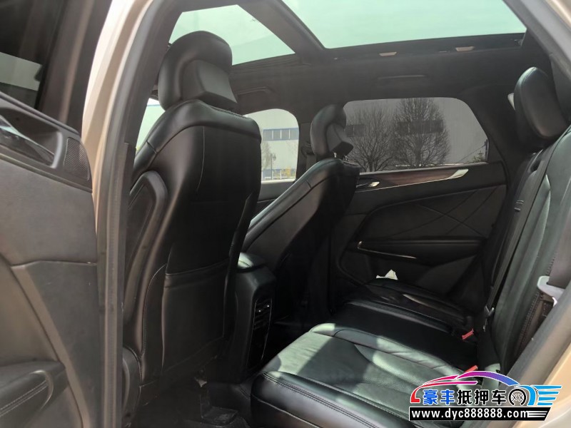 16年林肯MKC轿车抵押车出售