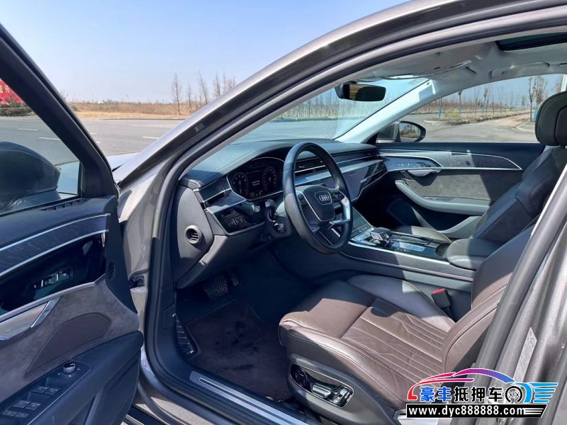 20年奥迪A8L轿车抵押车出售