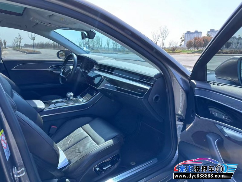 20年奥迪A8L轿车抵押车出售