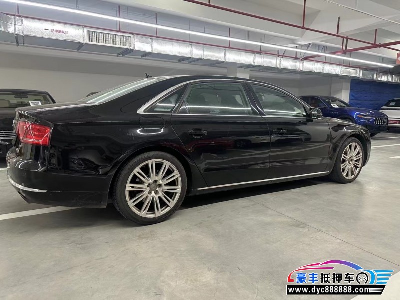 13年奥迪A8L轿车抵押车出售
