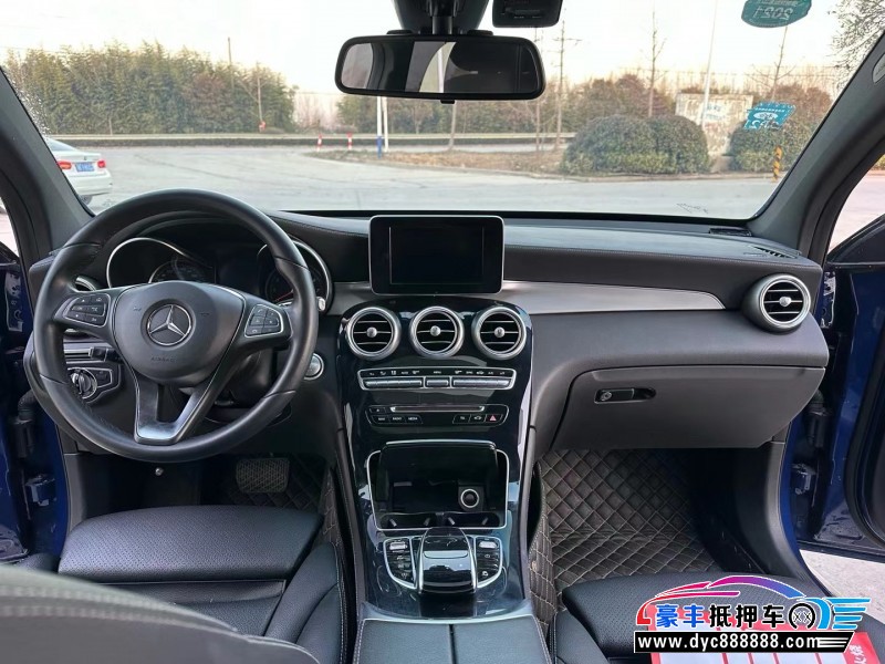 17年奔驰GLC轿车抵押车出售