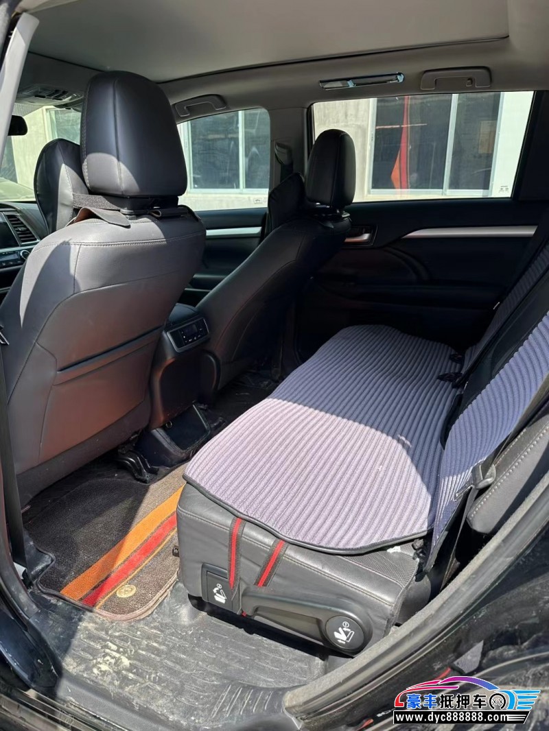 18年丰田汉兰达轿车抵押车出售