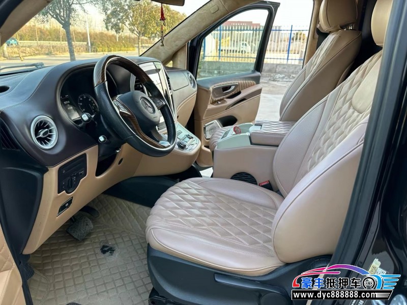 20年奔驰威霆轿车抵押车出售