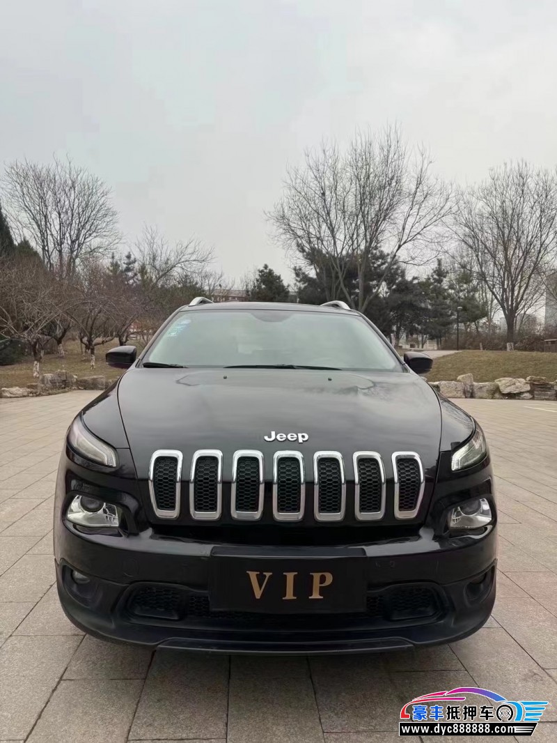 17年Jeep自由光轿车抵押车出售