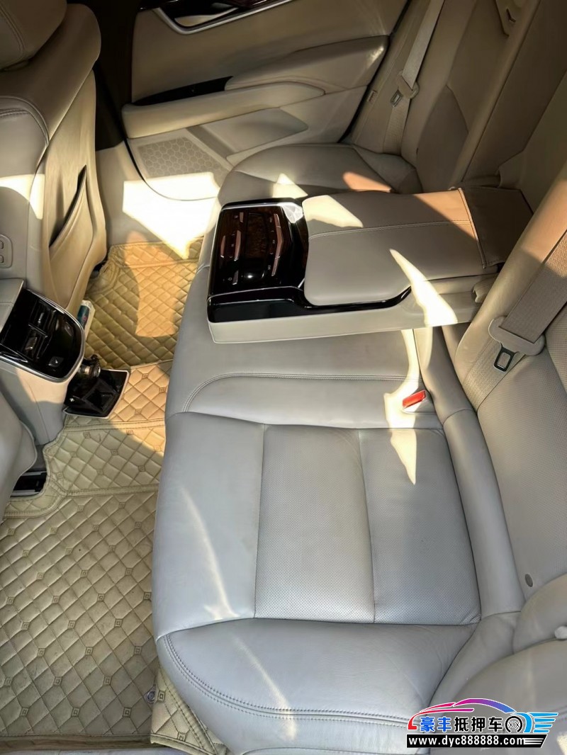 17年凯迪拉克XTS轿车抵押车出售