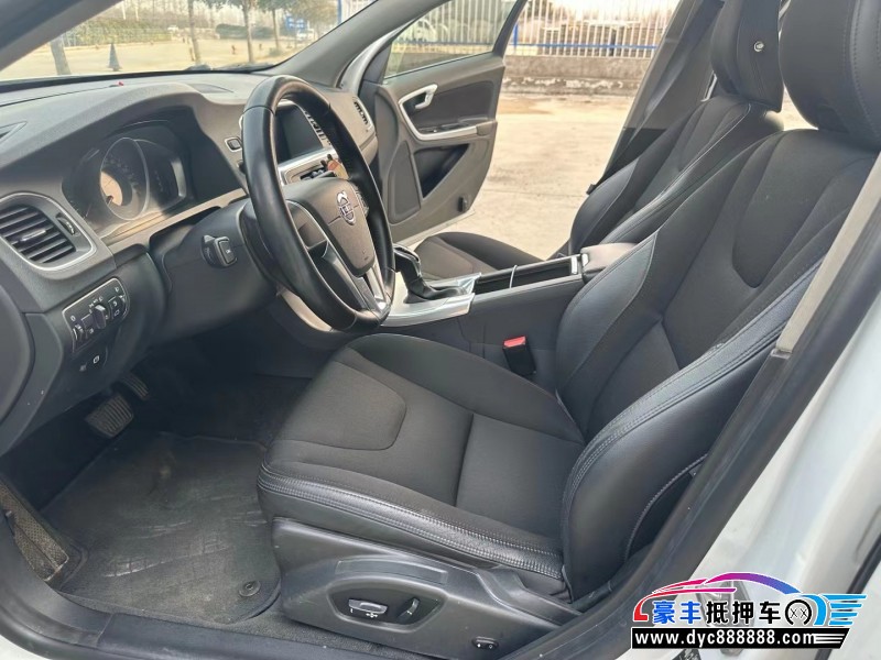 16年沃尔沃S60轿车抵押车出售