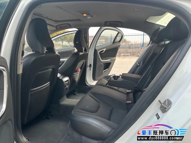 16年沃尔沃S60轿车抵押车出售