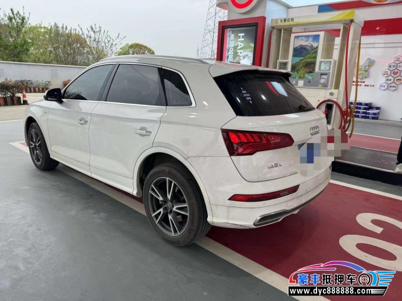19年奥迪Q5轿车抵押车出售