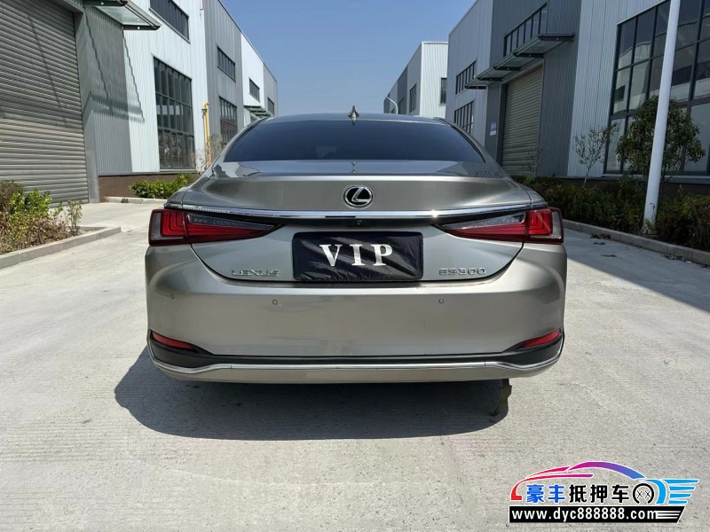 20年雷克萨斯ES轿车抵押车出售