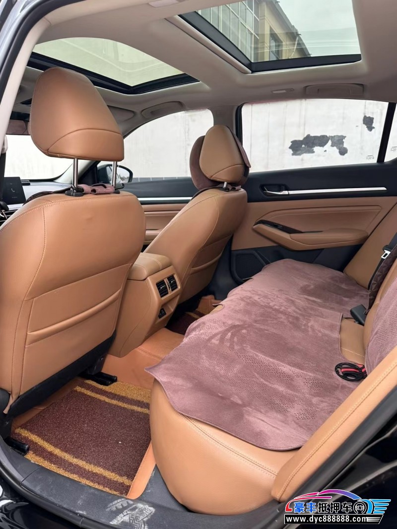 23年日产天籁轿车抵押车出售