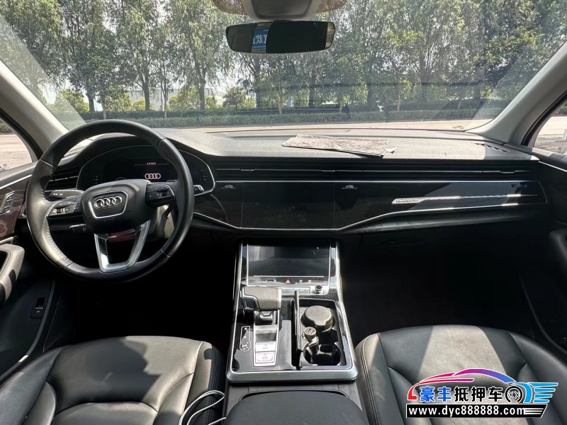 21年奥迪Q7轿车抵押车出售