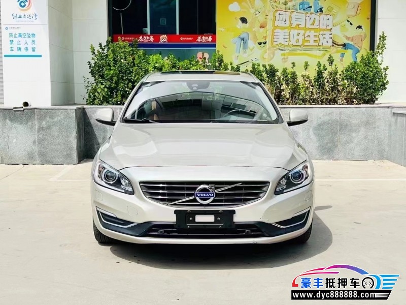 17年沃尔沃V60轿车抵押车出售