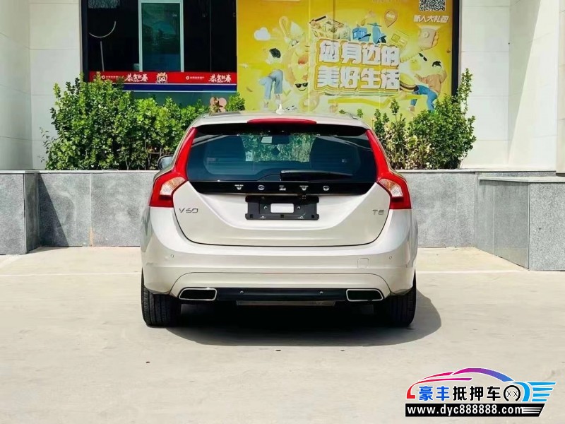 17年沃尔沃V60轿车抵押车出售
