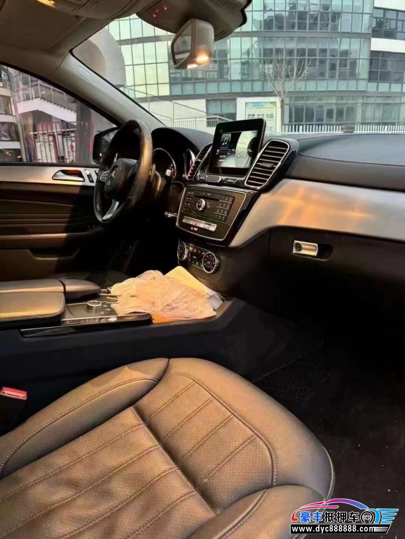 17年奔驰GLE轿车抵押车出售