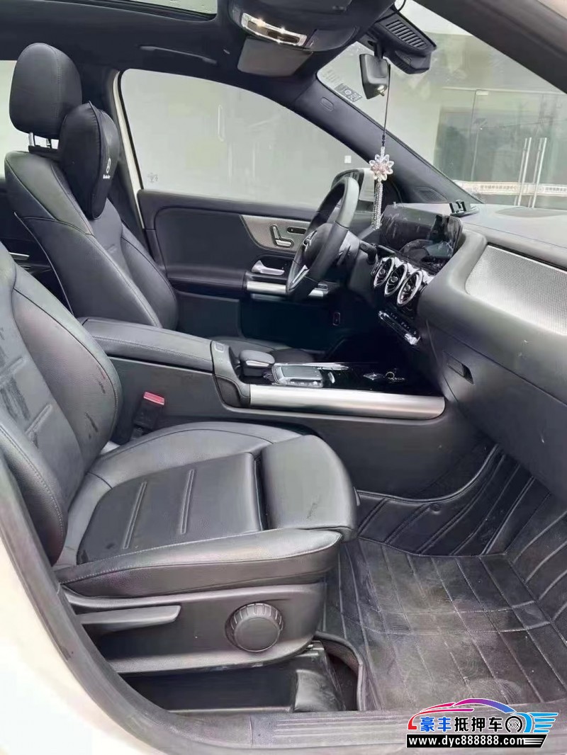 21年奔驰GLA轿车抵押车出售