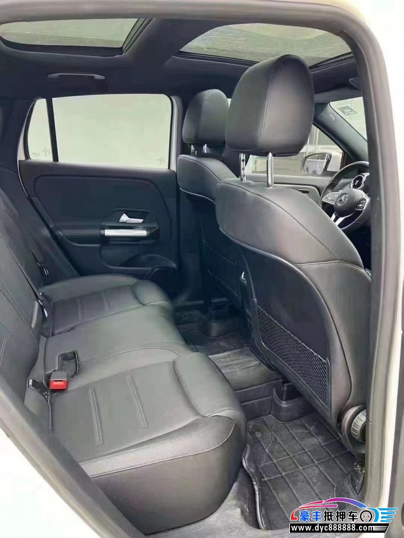 21年奔驰GLA轿车抵押车出售