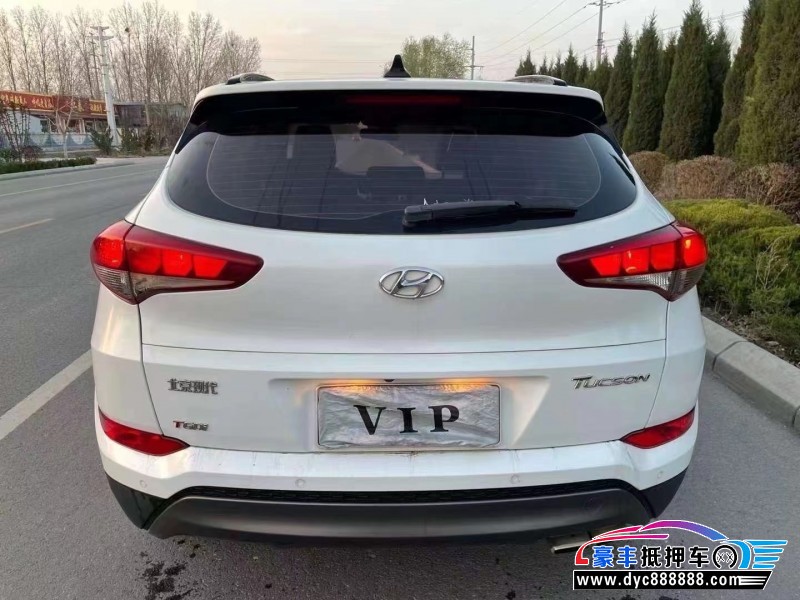 16年现代途胜轿车抵押车出售