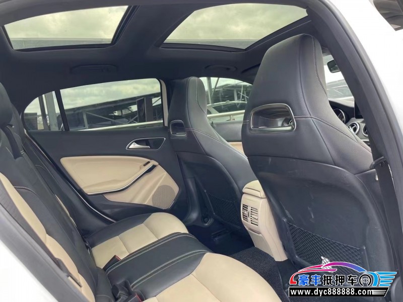 17年奔驰GLA轿车抵押车出售