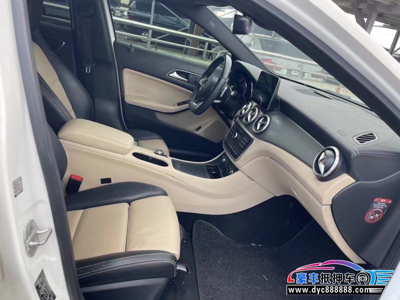 17年奔驰GLA轿车抵押车出售