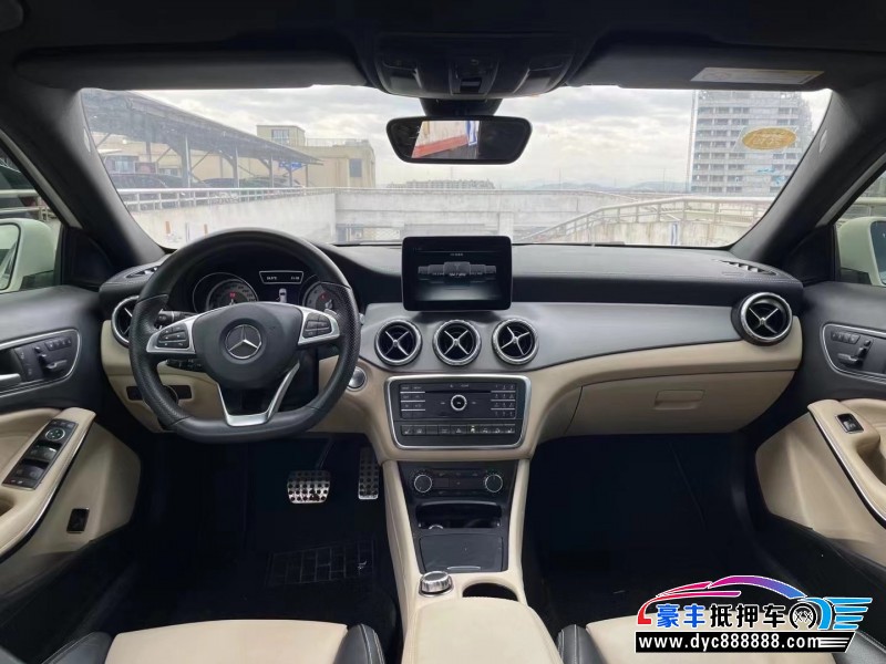 17年奔驰GLA轿车抵押车出售