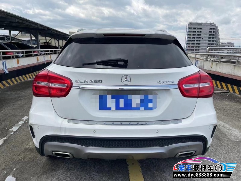 17年奔驰GLA轿车抵押车出售