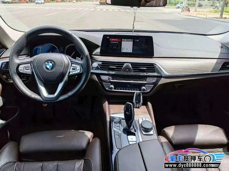 17年宝马5系轿车抵押车出售