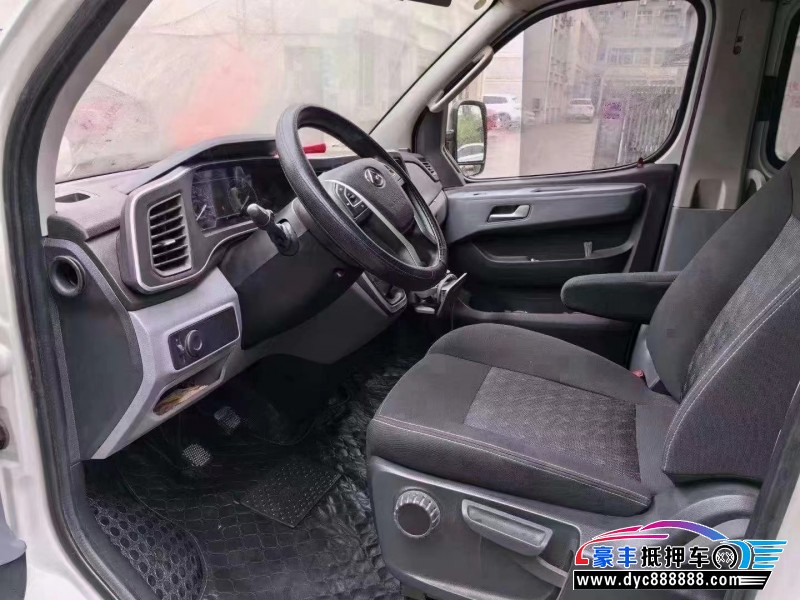 22年上汽大通V80轿车抵押车出售