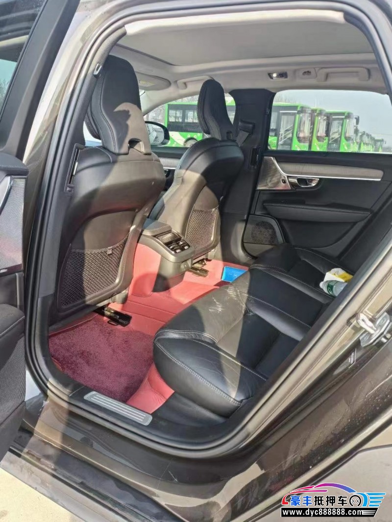 21年沃尔沃v90轿车抵押车出售