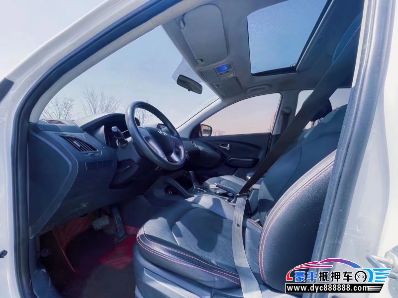 16年现代ix35轿车抵押车出售