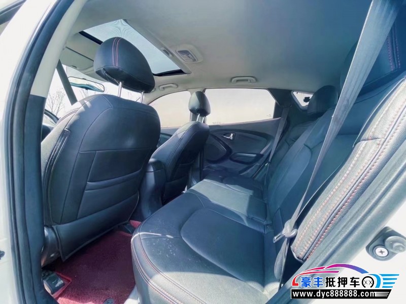 16年现代ix35轿车抵押车出售