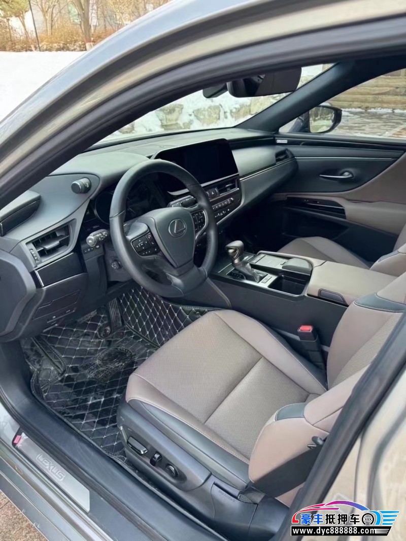 22年雷克萨斯ES轿车抵押车出售