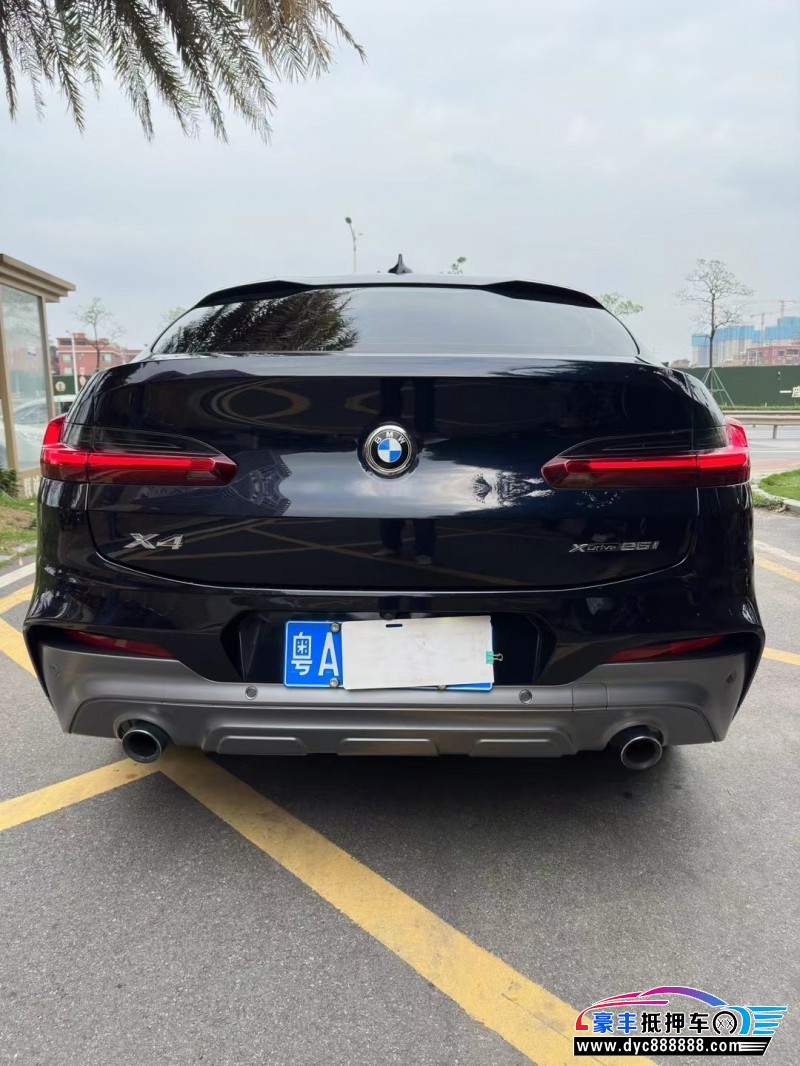 19年宝马X4轿车抵押车出售