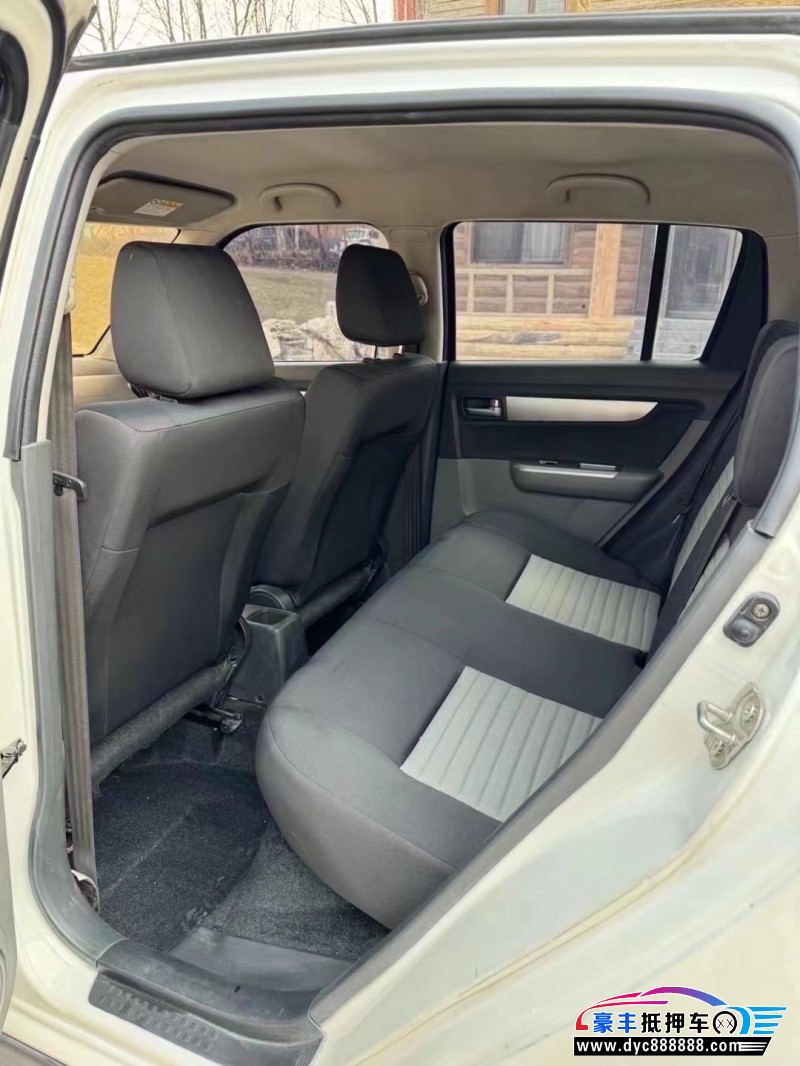 18年铃木雨燕轿车抵押车出售