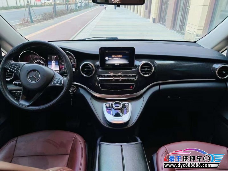 22年奔驰V轿车抵押车出售