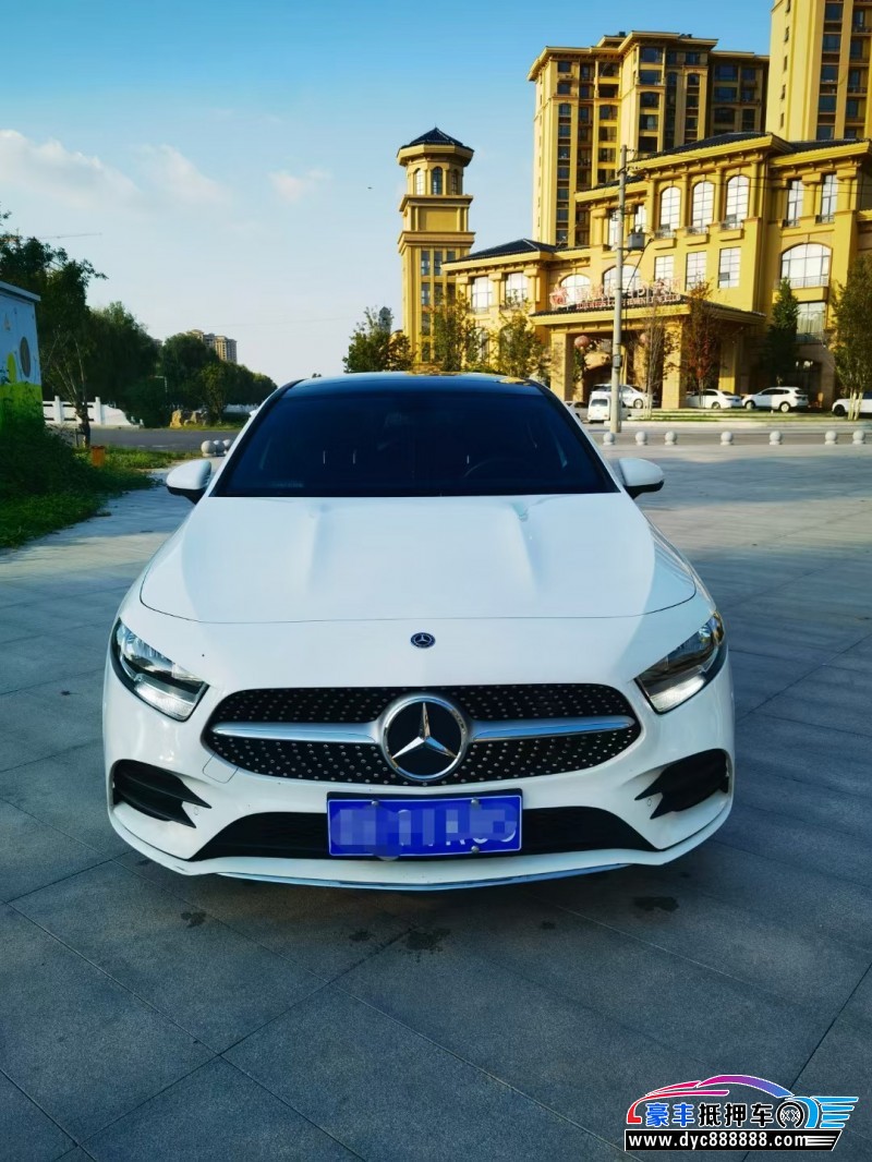 19年奔驰A轿车抵押车出售