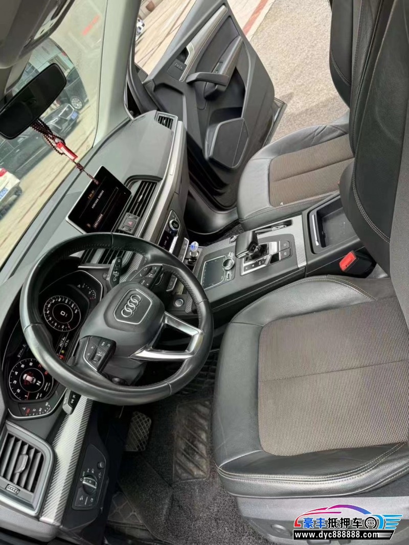 19年奥迪Q5轿车抵押车出售